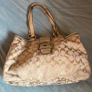 Coach vintage Soho Signature in tan and gold - awesome 90’s vibe